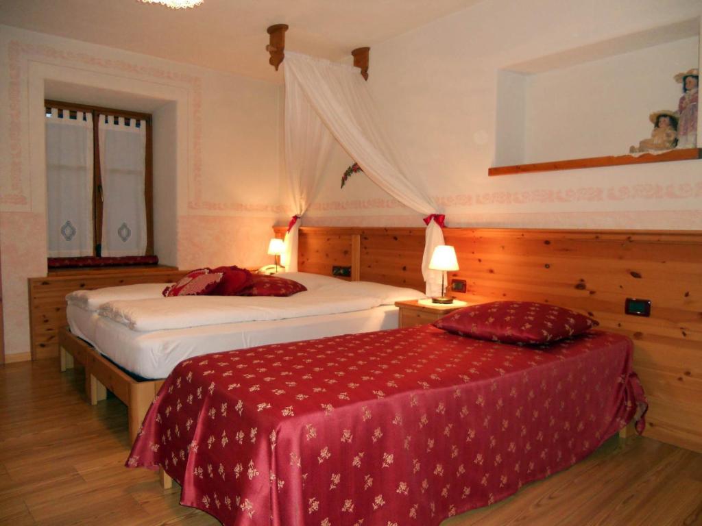 Hotel Garni Salvanel Cavalese Quarto foto