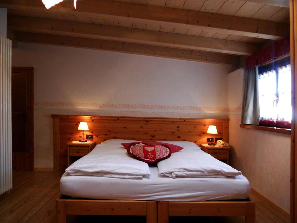 Hotel Garni Salvanel Cavalese Quarto foto