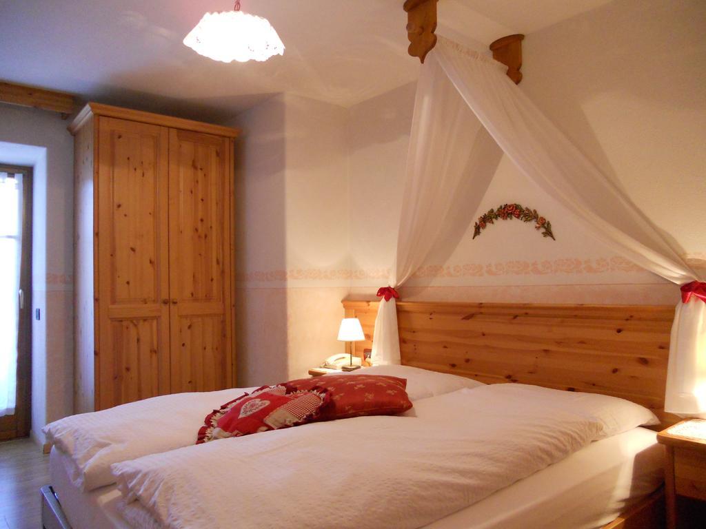 Hotel Garni Salvanel Cavalese Quarto foto