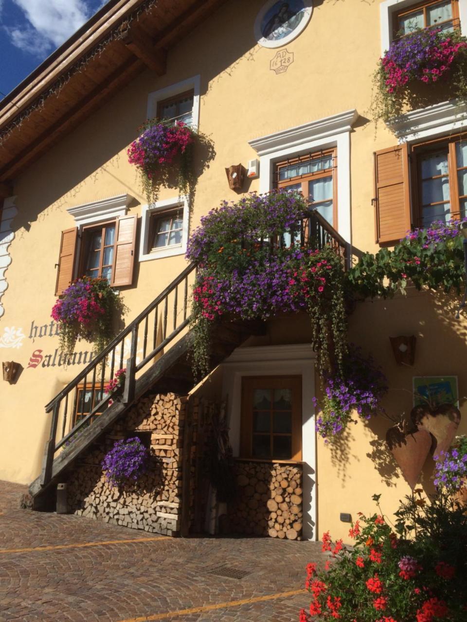 Hotel Garni Salvanel Cavalese Exterior foto